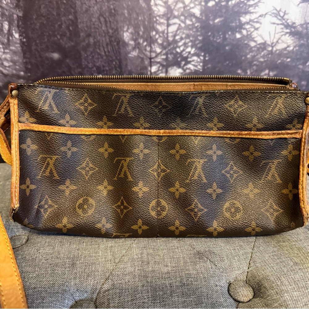 Vintage Louis Vuitton Purse - Read Description